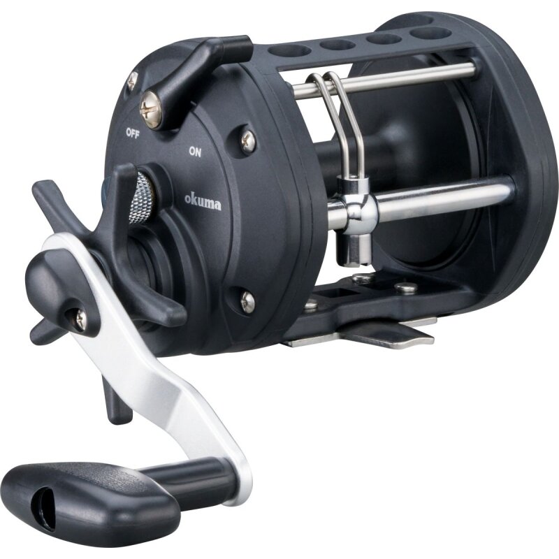 OKUMA Classic CLX Levelwind 450LA RH fishing reel with a durable black frame, ergonomic handle, and precision levelwind system for smooth line distribution.